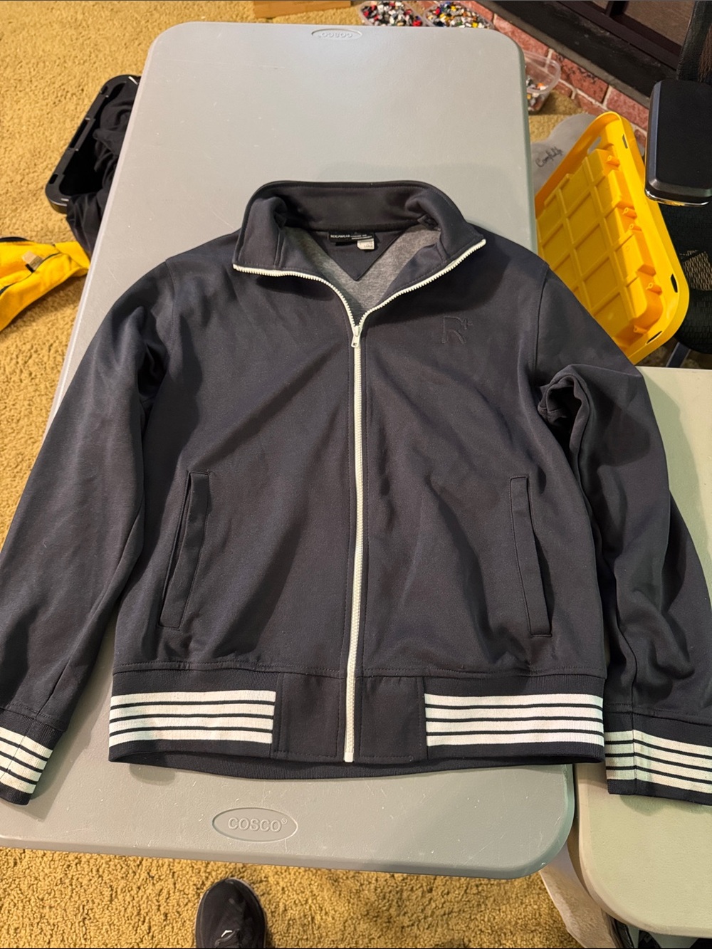 Men’s ROCAWEAR zipper track jacket size large navy blue